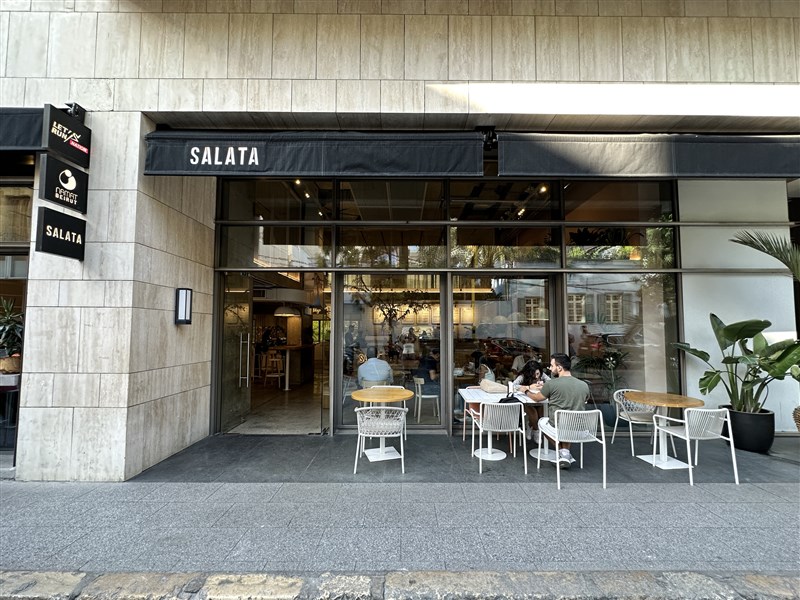 SALATA Wins Deliveroo Best Healthy Restaurant Award in UAE 2023